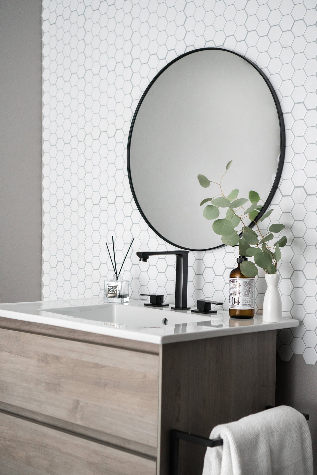 venus ②2冊 Home Decorators Collection 49 in. W x 22 in. D Engineered